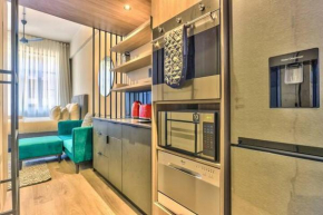 Luxurious Designer Gem located at The Harri